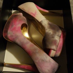 Just Fabulous Delia Pink/Gray Tie Dye Heels